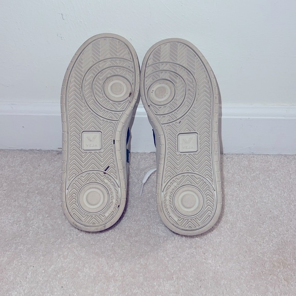 Veja tennis shoes - Picture 6 of 7